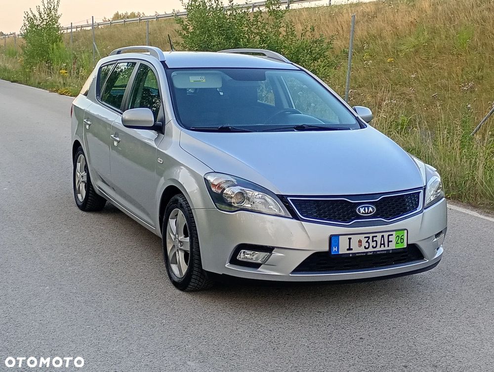 Kia Ceed - 13