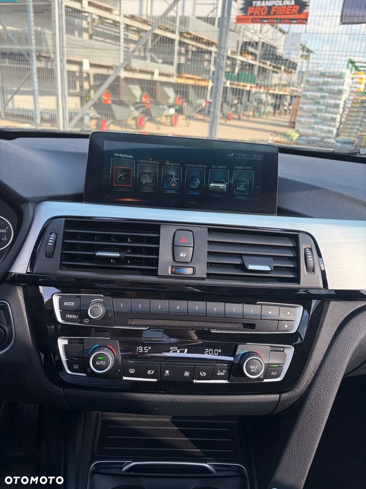 BMW Seria 3 330e iPerformance Sport Line - 15