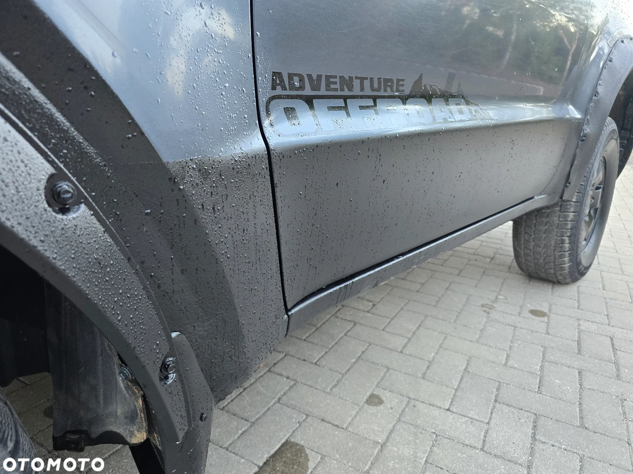 Mitsubishi Pajero - 34
