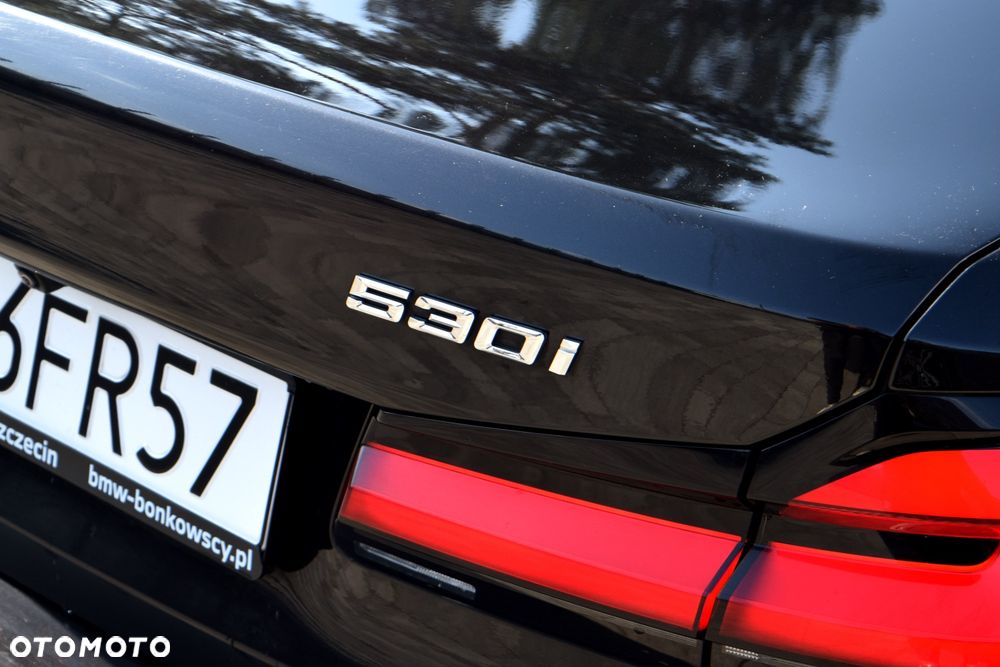 BMW Seria 5 530i xDrive Luxury Line sport - 39