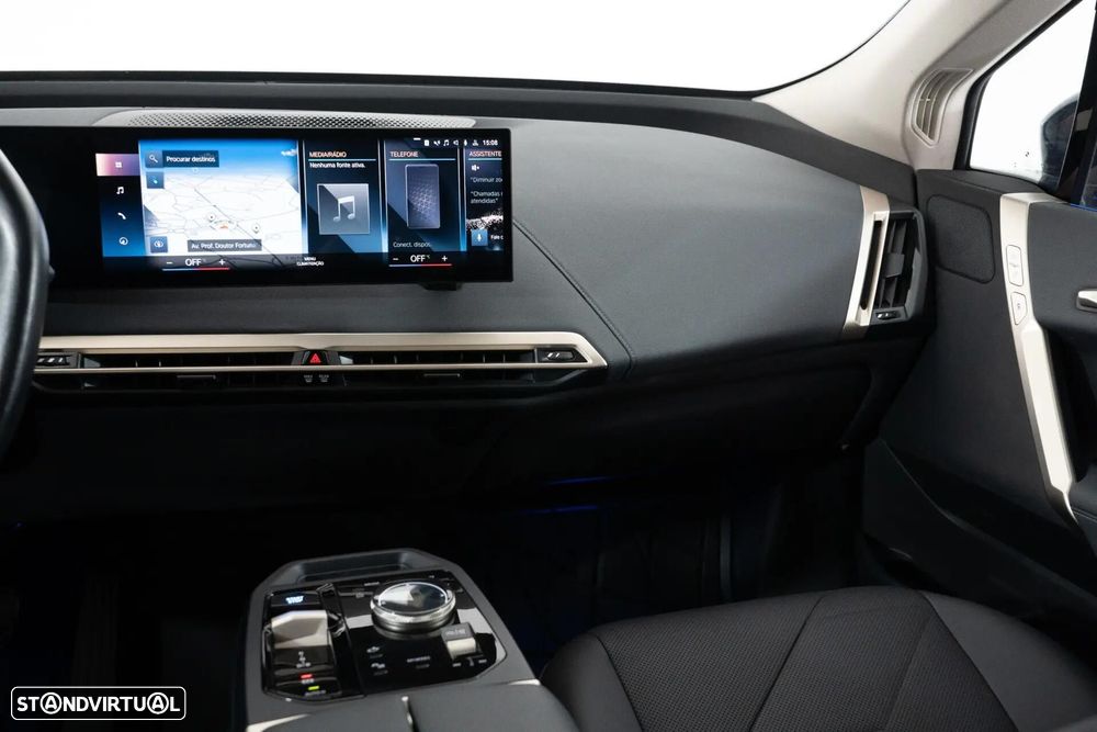 BMW iX xDrive 40 - 21