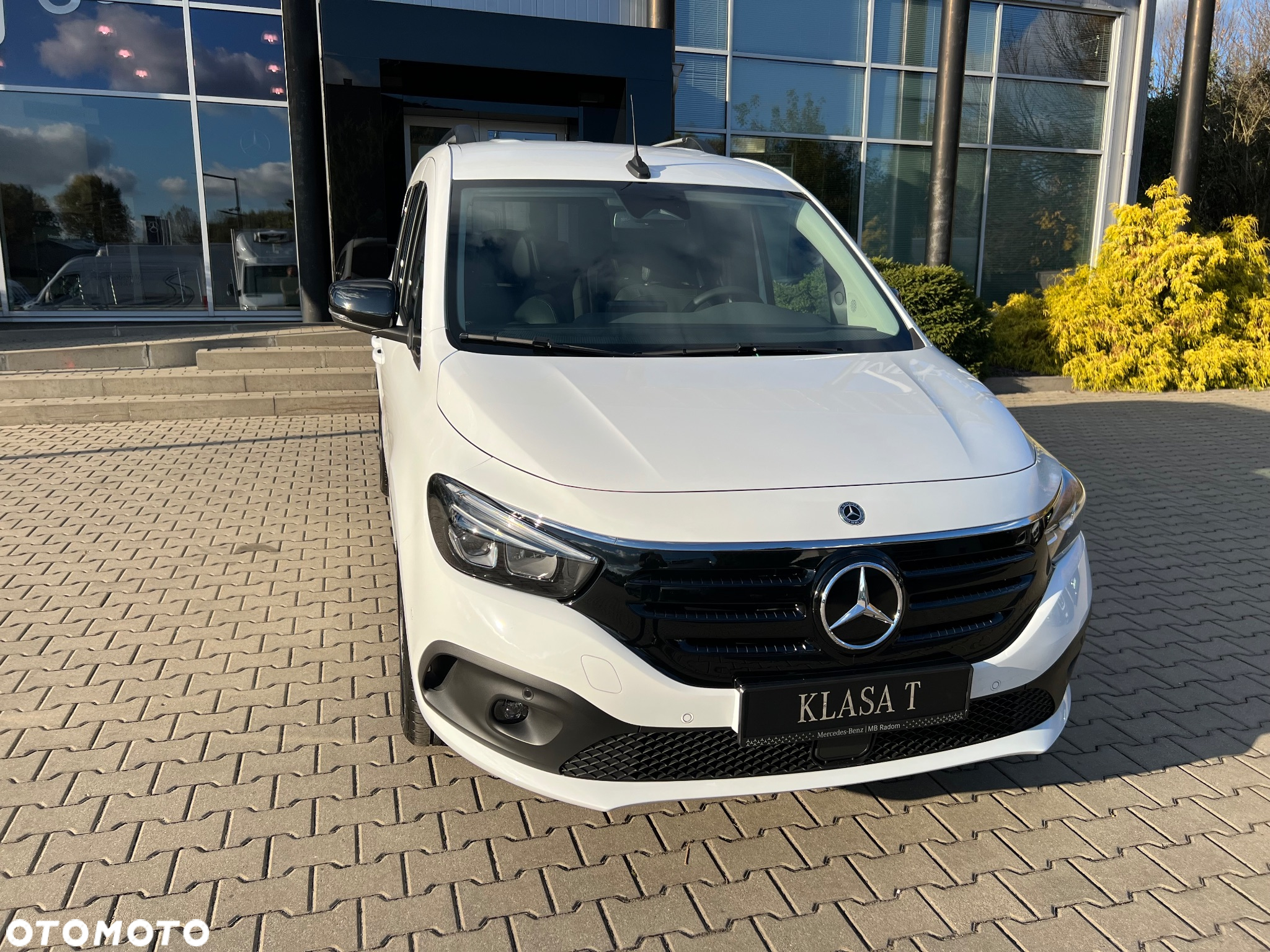 Mercedes-Benz EQT - 8