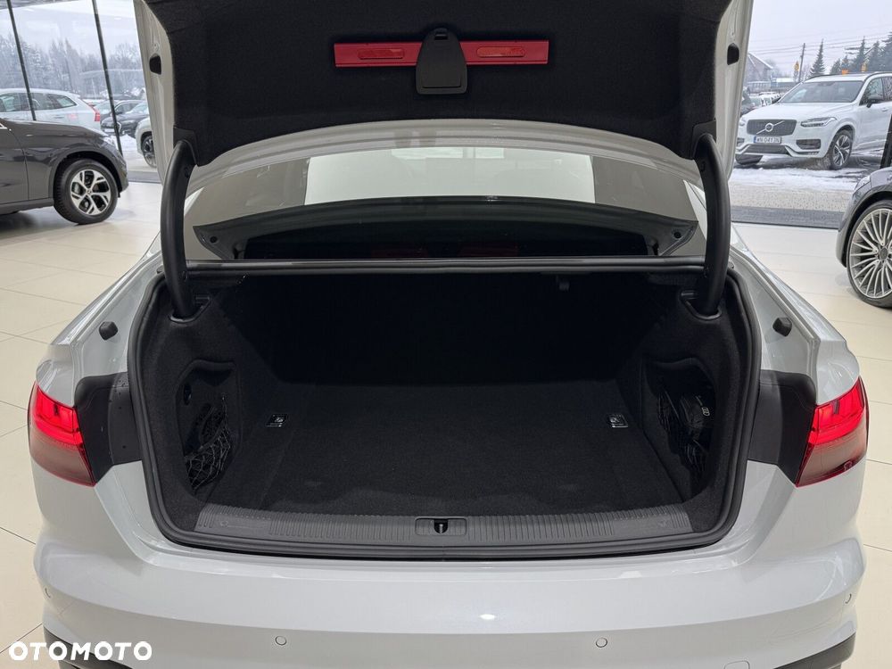 Audi A4 Limousine - 17