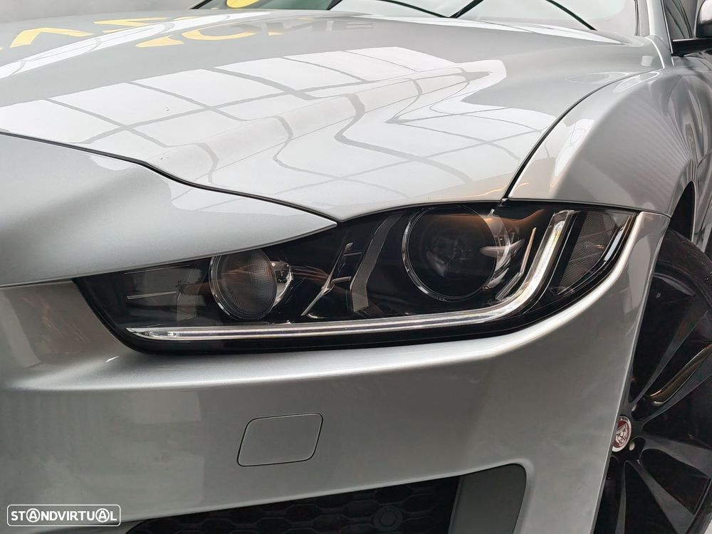 Jaguar XE P300 AWD Aut. Sport - 25