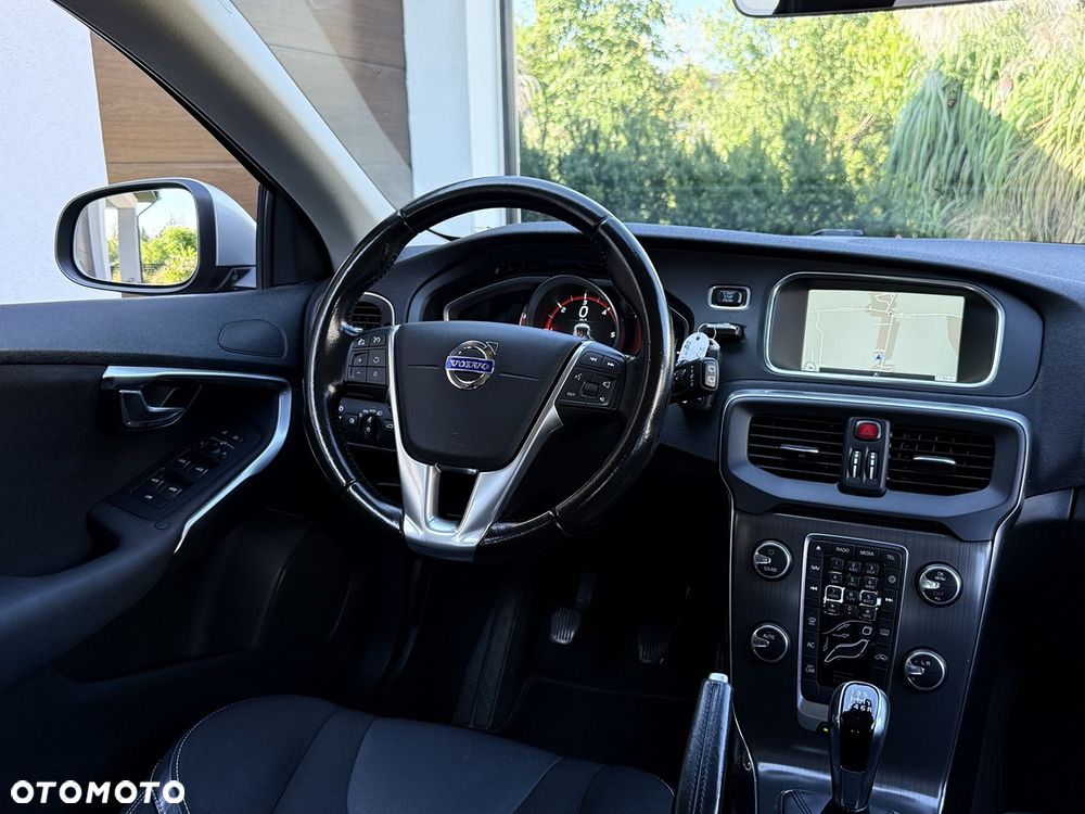Volvo V40 D2 Momentum - 26