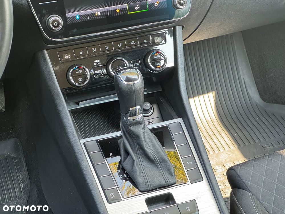 Skoda Superb 2.0 TDI SCR Ambition DSG - 26