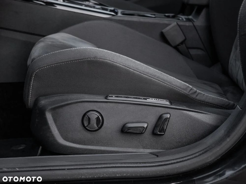 Volkswagen Golf Variant 2.0 TDI SCR DSG Style - 24