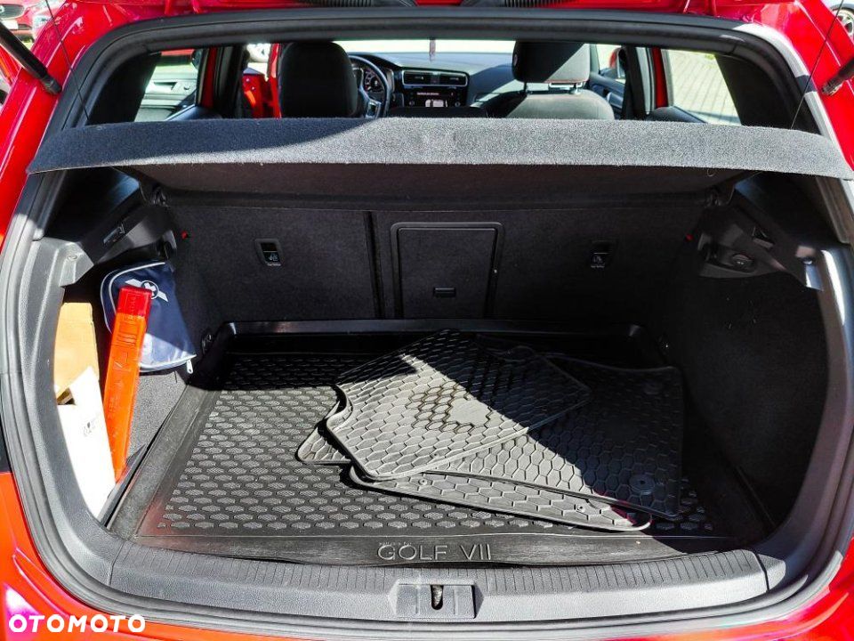 Volkswagen Golf - 32