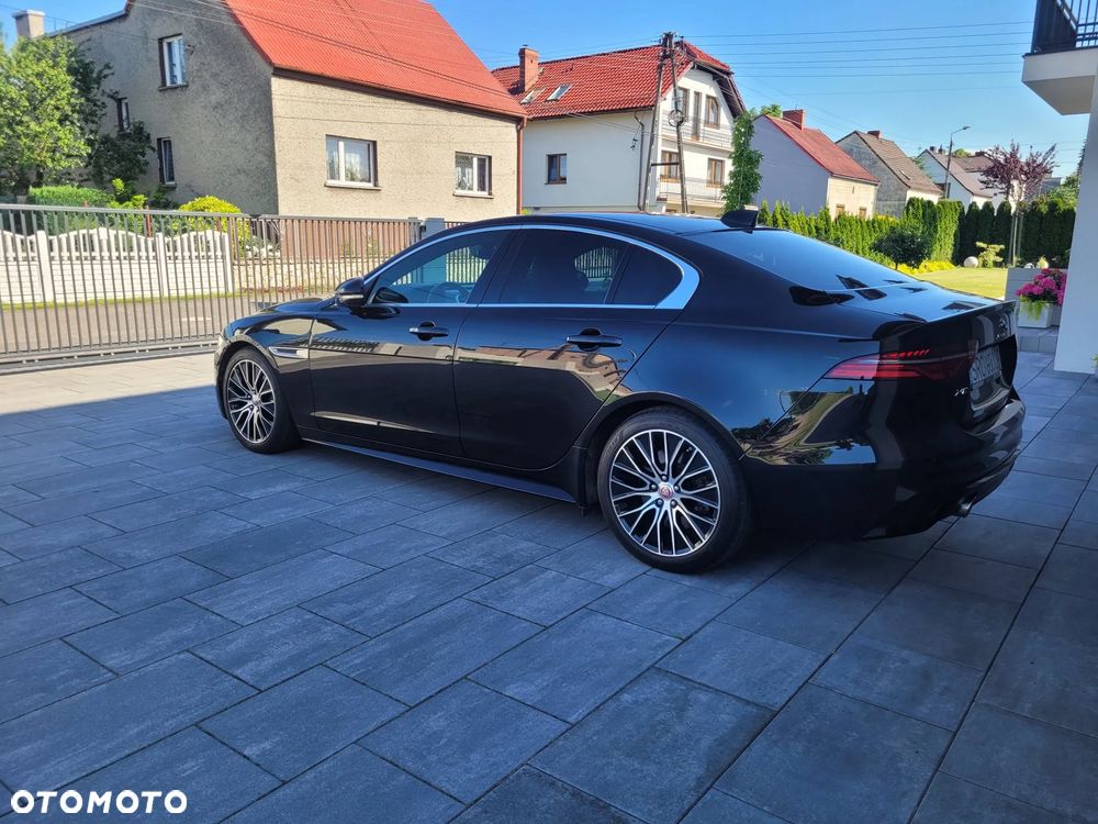 Jaguar XE 2.0 P250 R-Dynamic S - 9