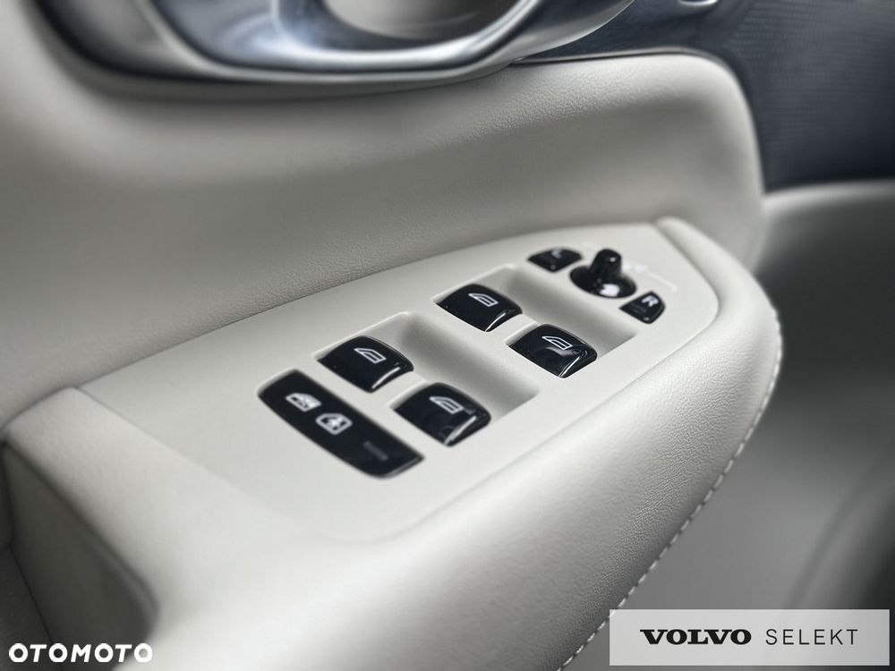 Volvo XC 90 - 39