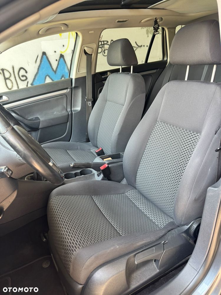 Volkswagen Golf 1.6 TDI DPF BlueMotion - 11