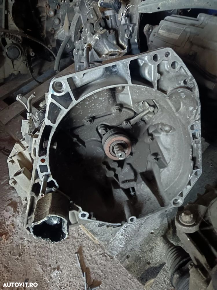 CUTIE VITEZE DACIA LOGAN, SANDERO 0.9 TCE DUPA 2012   CE JHX 000304014767R 320101204R, JH3 - 1