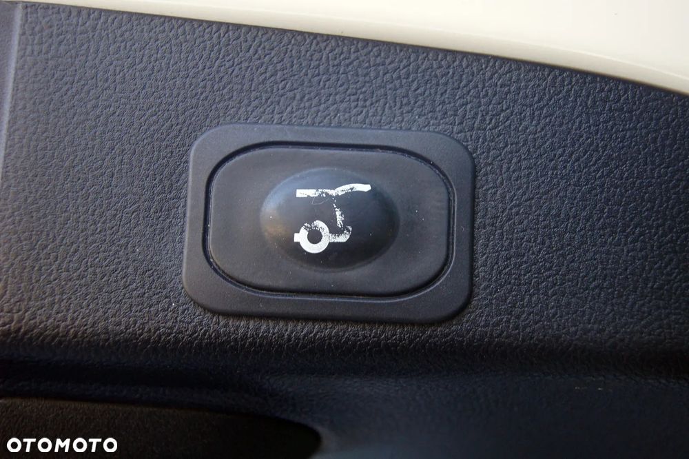 Ford Focus 1.5 EcoBlue STart-Stopp-System TITANIUM X - 19