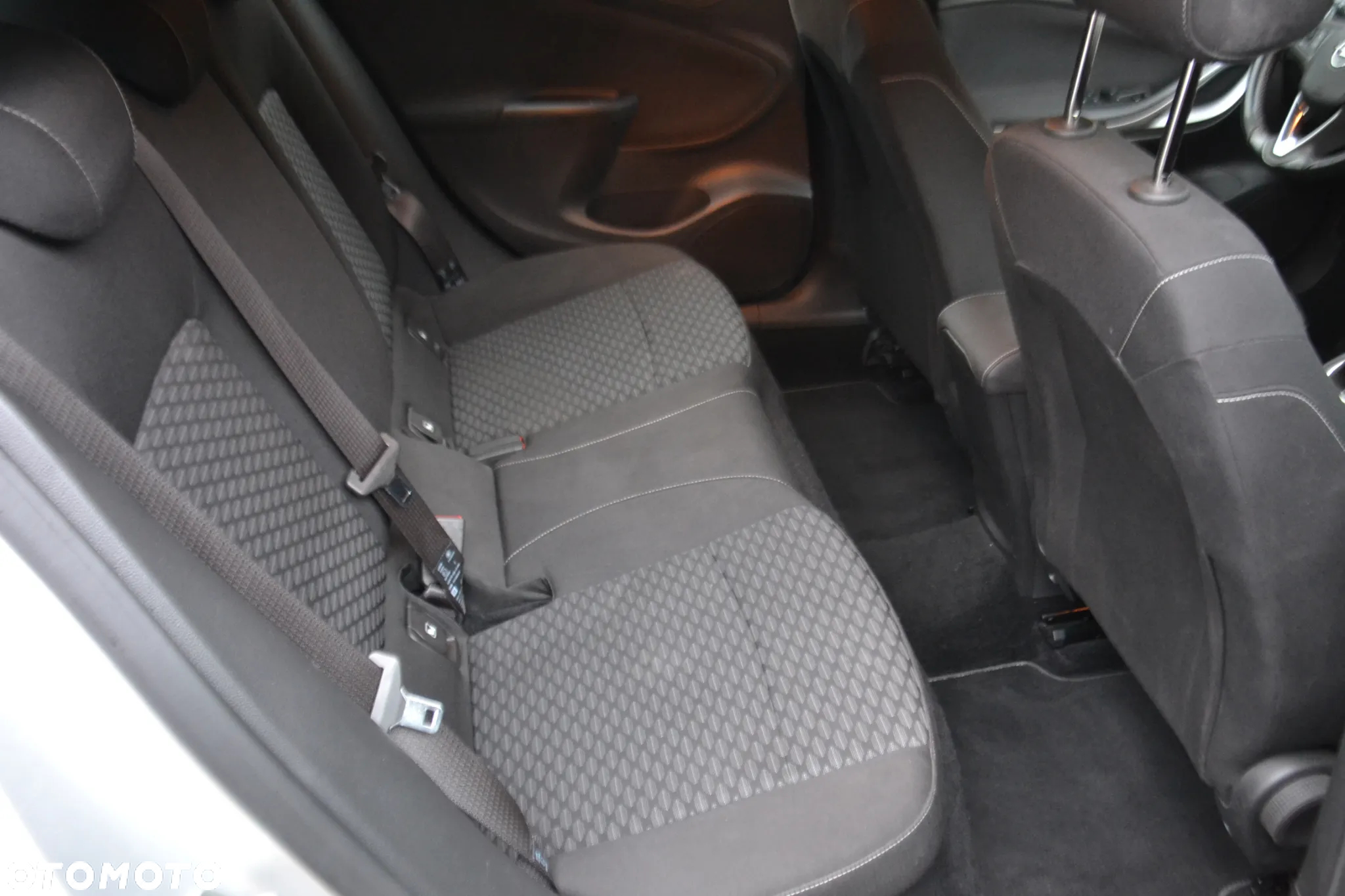 Opel Astra V 1.4 T Enjoy - 10