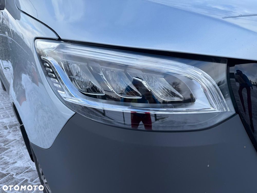 Mercedes-Benz Sprinter - 2