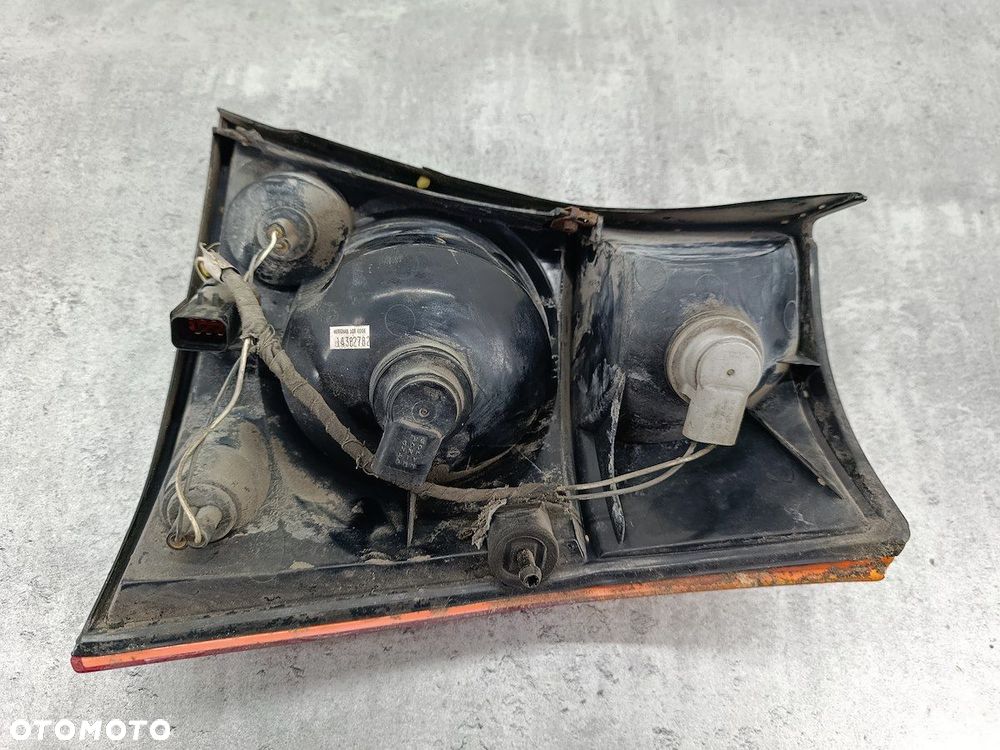 LAMPA TYLNA LEWA CHRYSLER PACIFICA I - 6