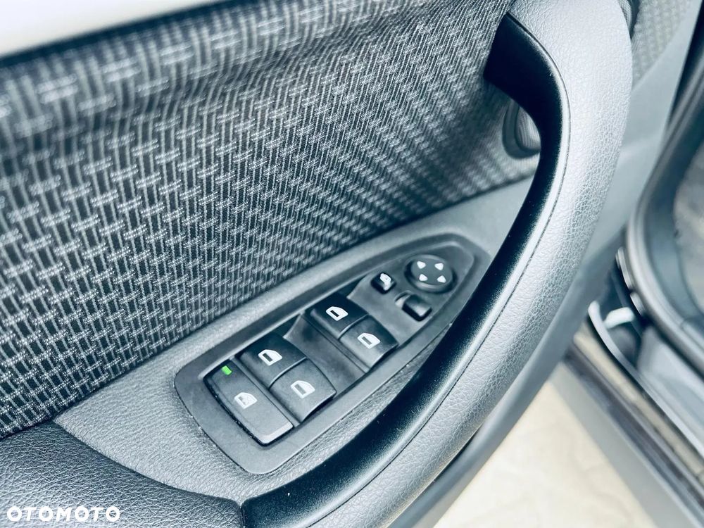 BMW X1 sDrive18i - 4