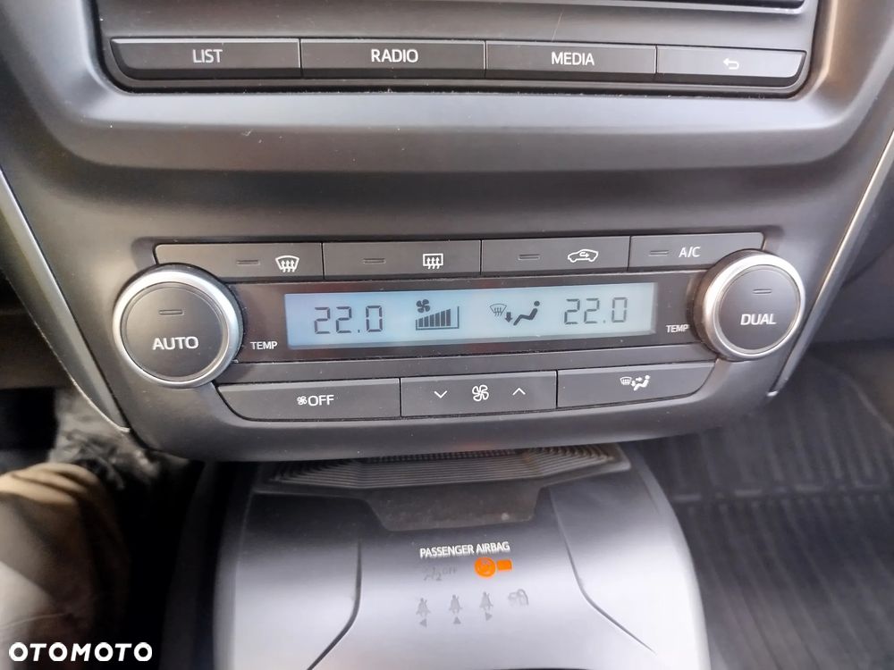 Toyota Avensis 2.0 D-4D Active Business - 22