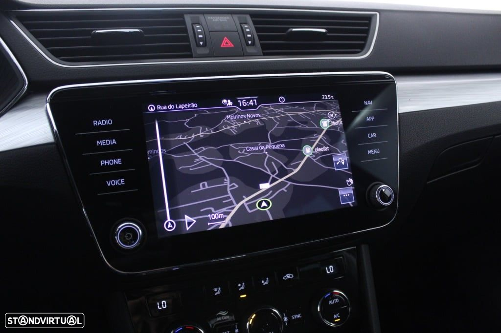 Skoda Superb Break 2.0 TDI Ambition DSG - 27