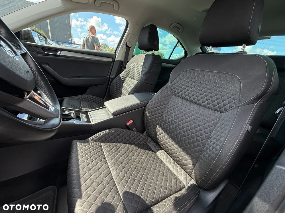 Skoda Superb 2.0 TDI Ambition DSG - 14