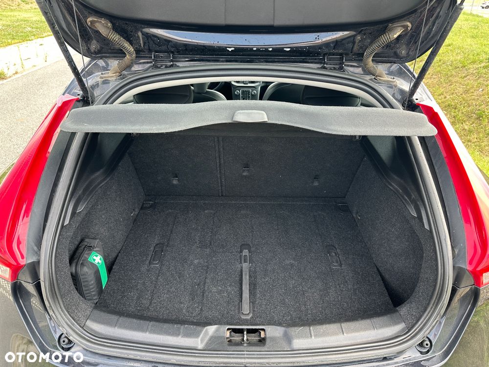 Volvo V40 D2 - 17