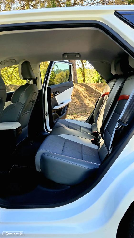 MG MG4 64 kWh Luxury - 9