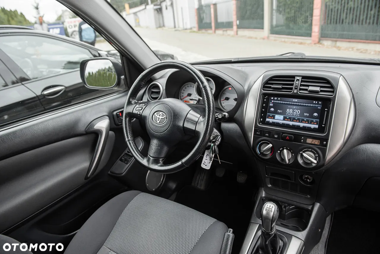 Toyota RAV4 - 11