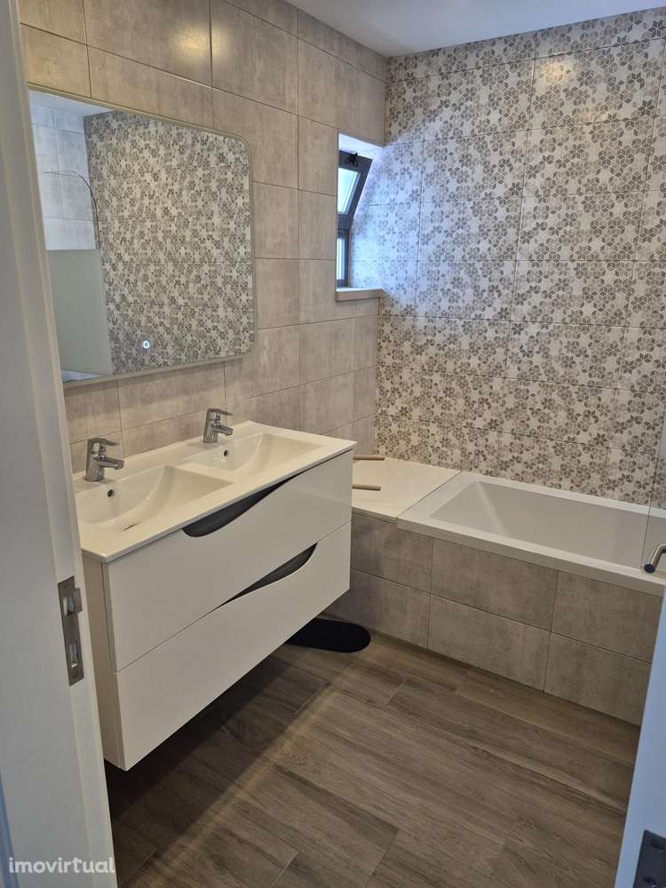 Apartamento T3 com parqueamento - Grande imagem: 4/21