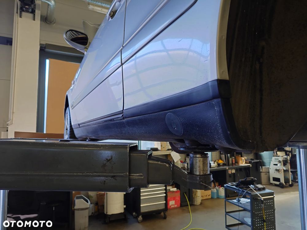 Mercedes-Benz CLK - 23