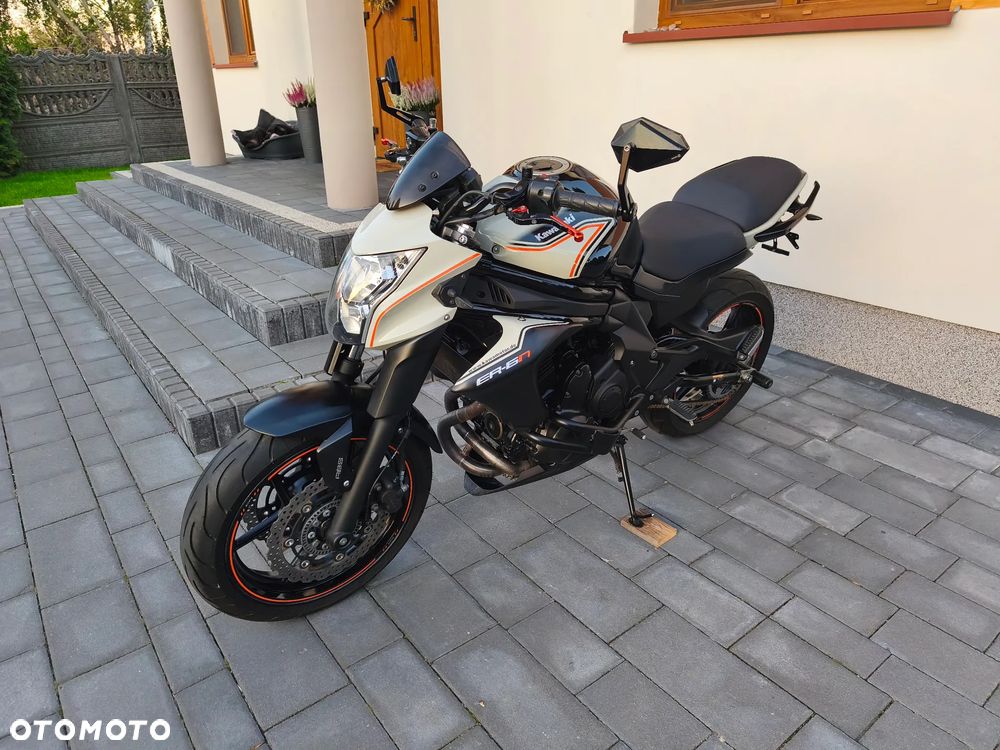 Kawasaki ER - 8