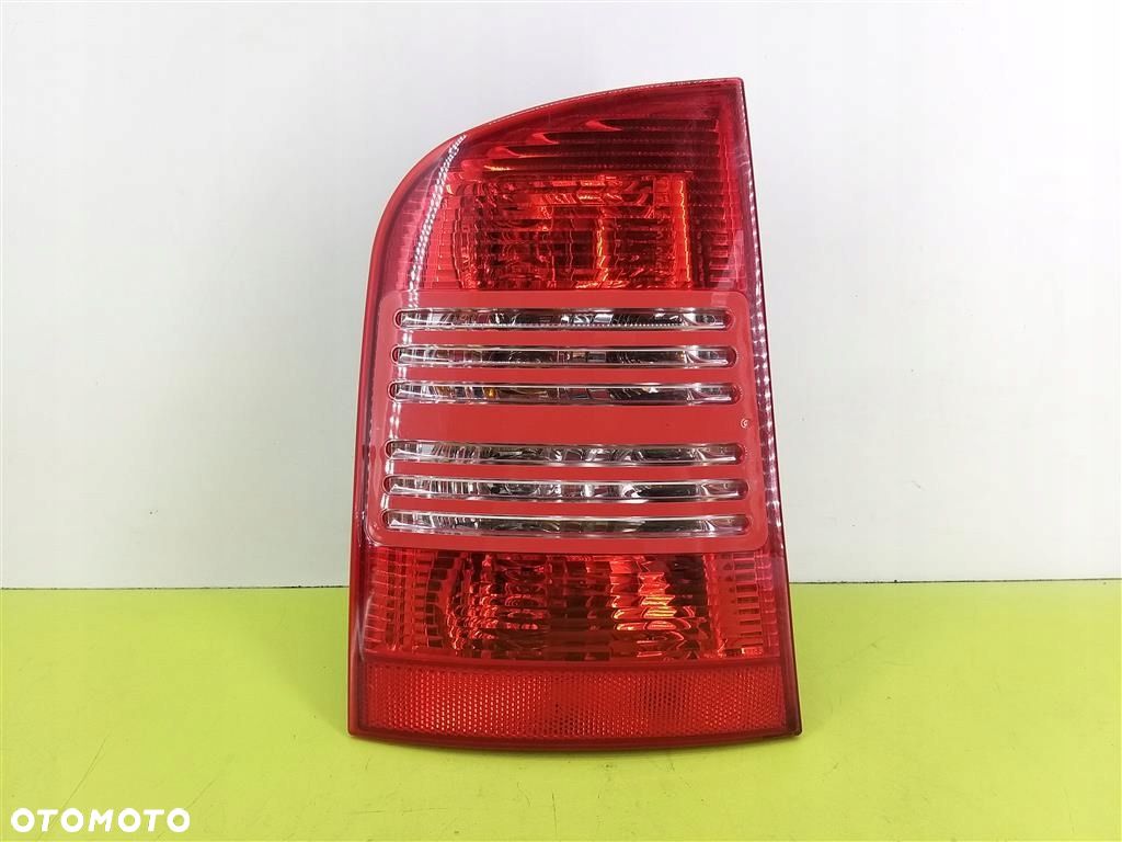 Lampa lewa tylna tył Skoda Octavia I  1996-2011 Kombi LIFT  1U9945257 - 1