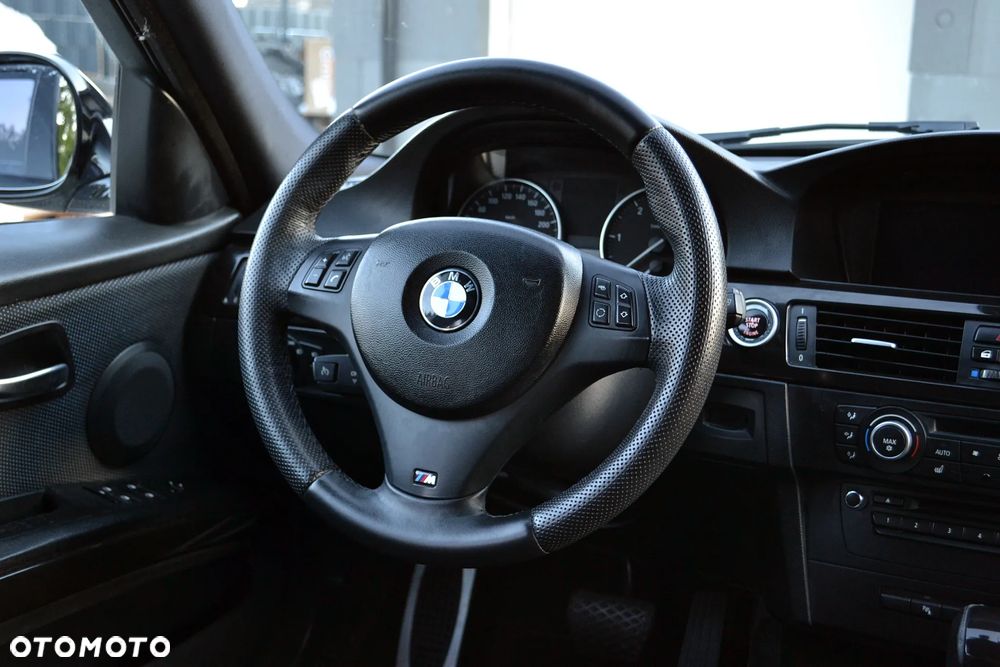 BMW Seria 3 320d DPF Edition Sport - 13