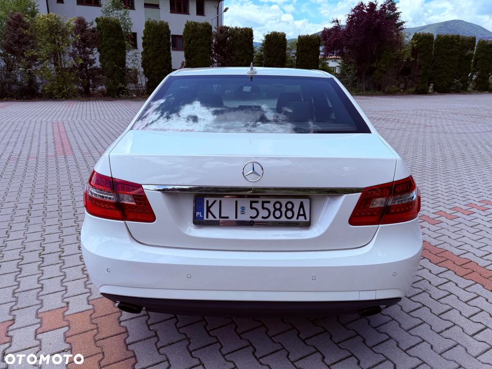 Mercedes-Benz Klasa E 200 CGI BlueEffICIENCY - 9