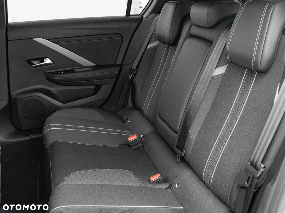 Opel Astra VI 1.2 T GS S&S - 26