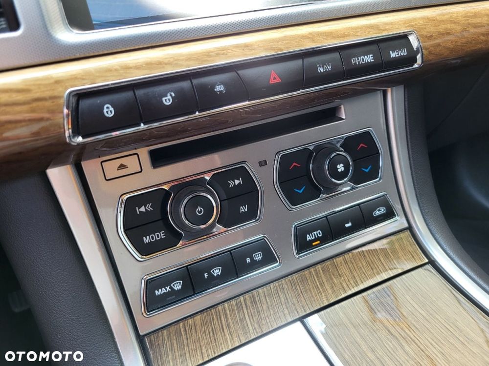 Jaguar XF - 28