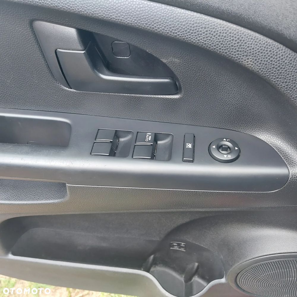 Kia Venga 1.4 CVVT ISG Vision - 15