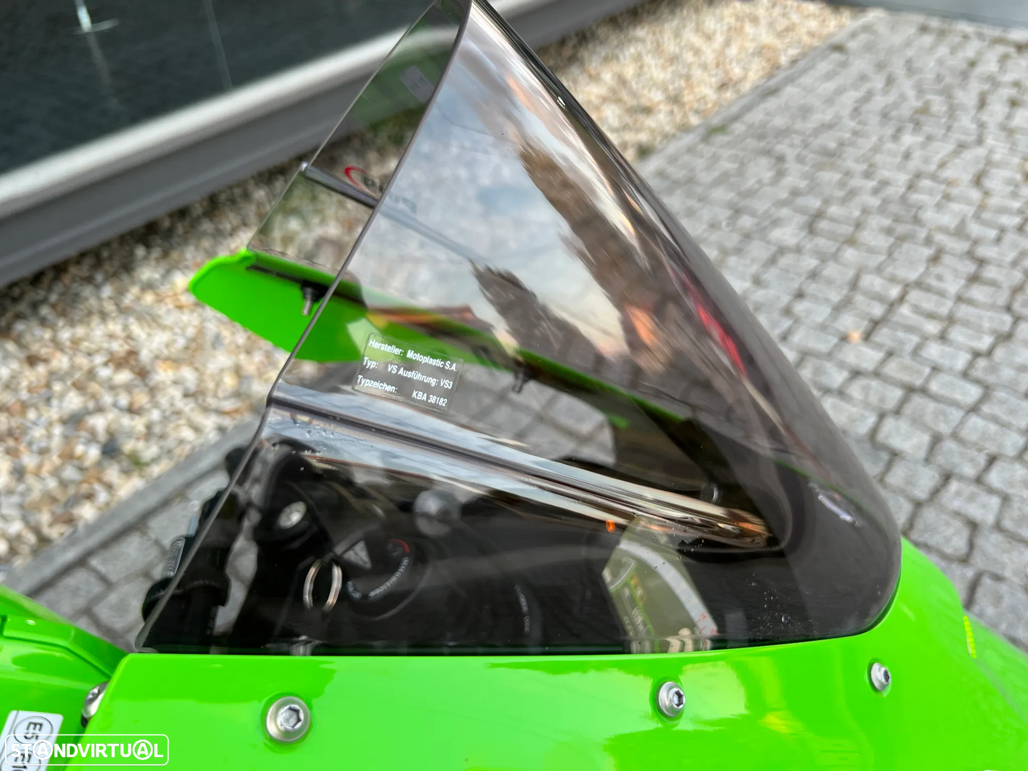 Kawasaki ZX 10R - 13