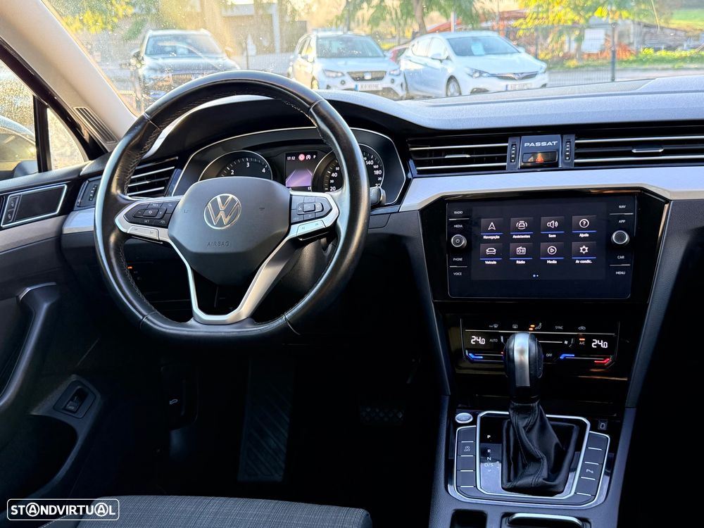 VW Passat Variant 2.0 TDi Business DSG - 20