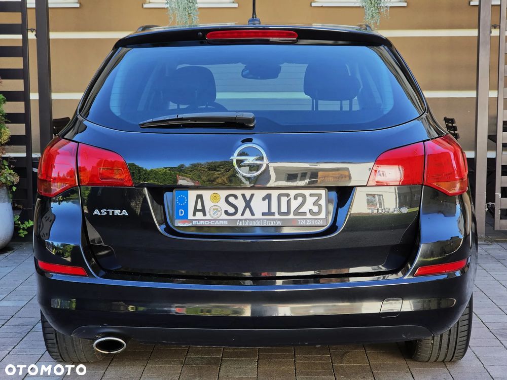 Opel Astra 1.6 Turbo 150 Jahre - 32