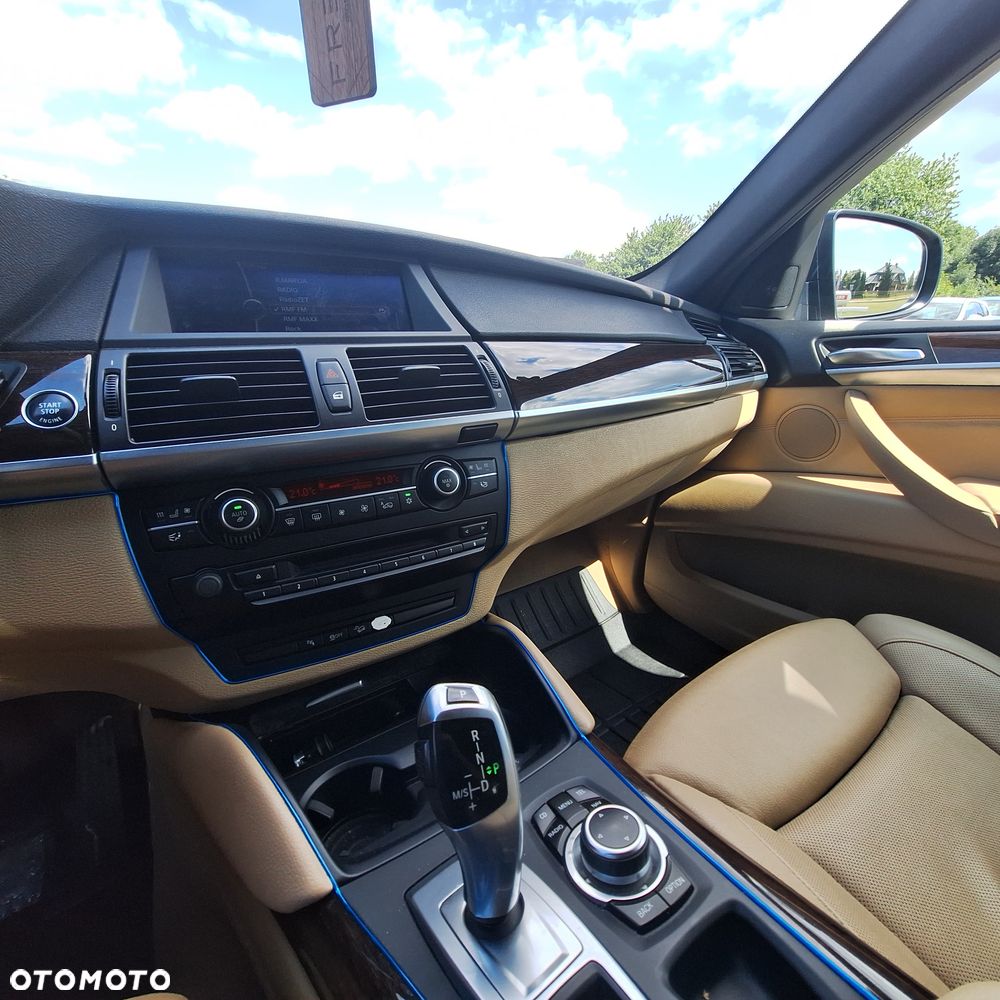 BMW X6 xDrive40d - 11