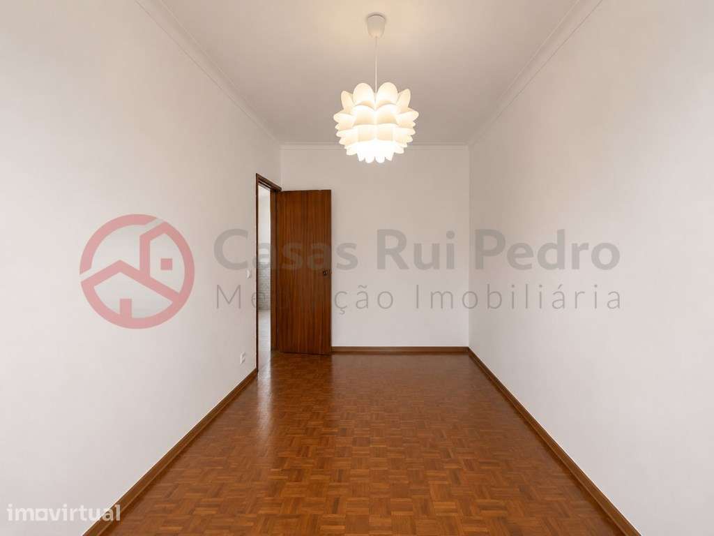 Apartamento T2 perto do metro no Laranjeiro, Almada - Grande imagem: 3/33