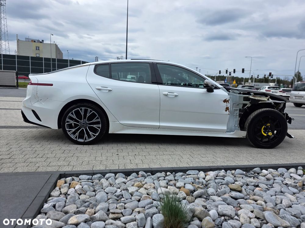 Kia Stinger 2.0 T-GDI XL - 9