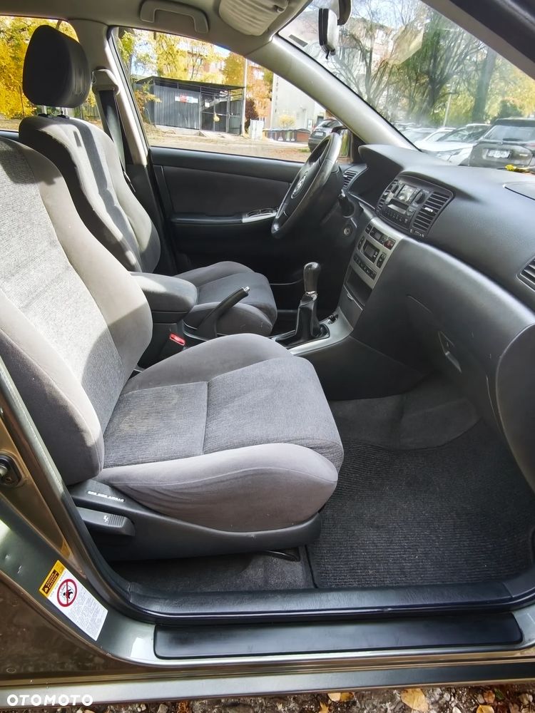 Toyota Corolla 2004 photo 5