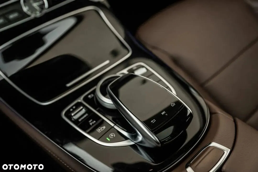 Mercedes-Benz Klasa E - 31