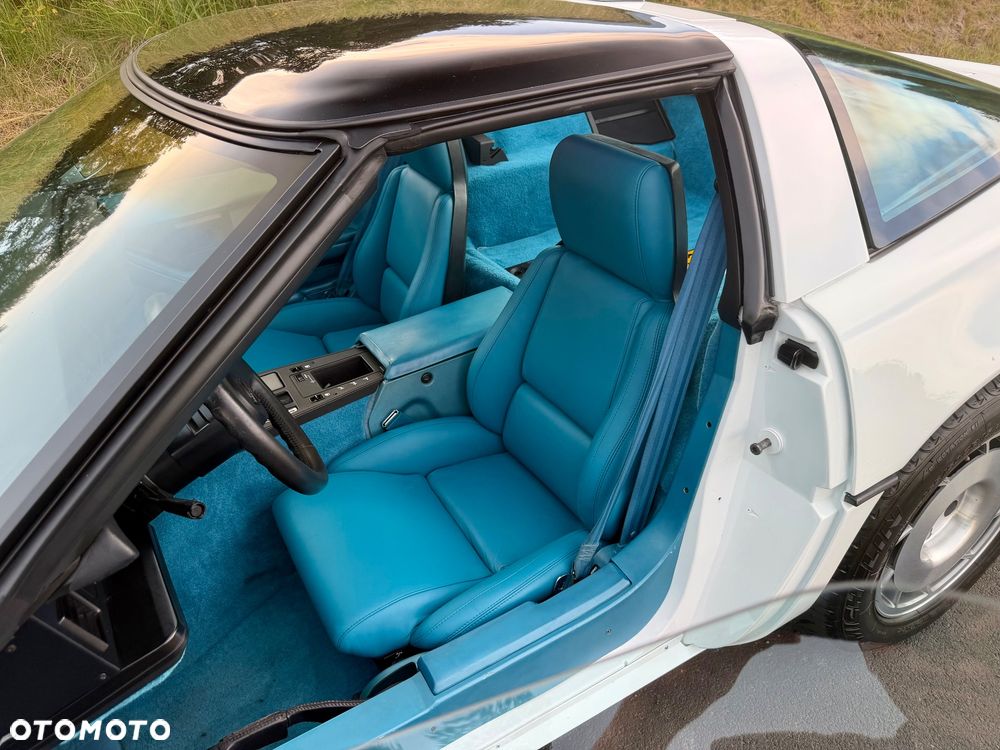 Chevrolet Corvette - 29