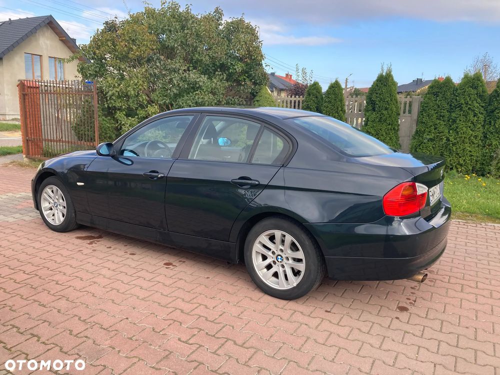 BMW Seria 3 318i - 5
