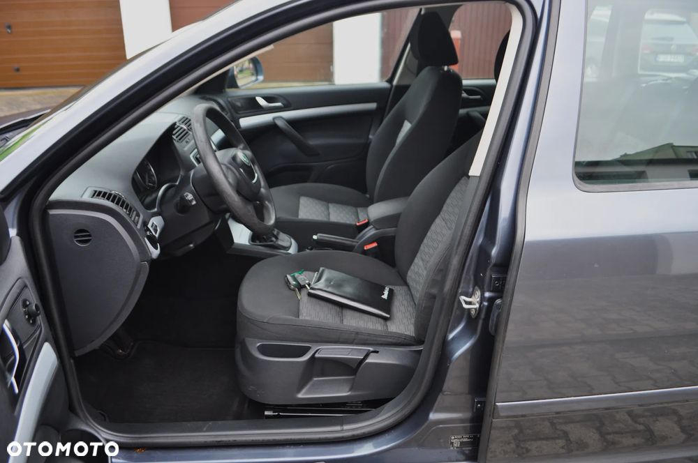 Skoda Octavia 1.6 Combi Selection - 23
