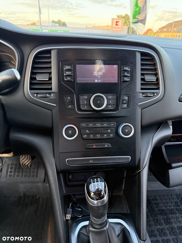 Renault Megane 1.6 SCe Zen - 33