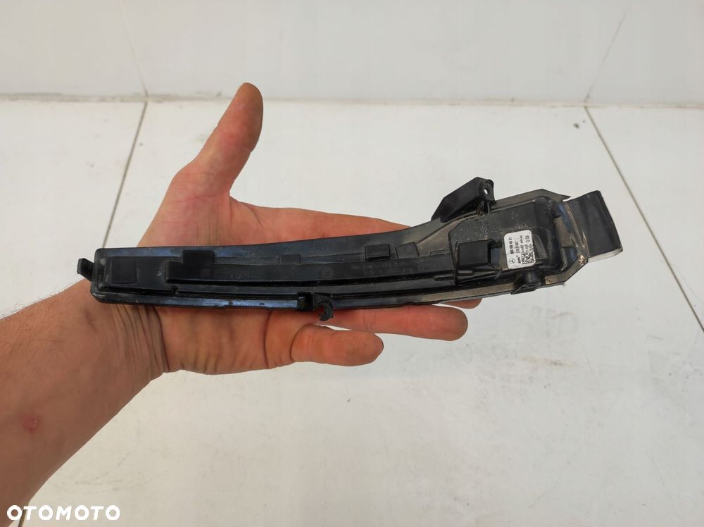 kierunkowskaz lusterka prawy mercedes e klasa w213 213 - 5