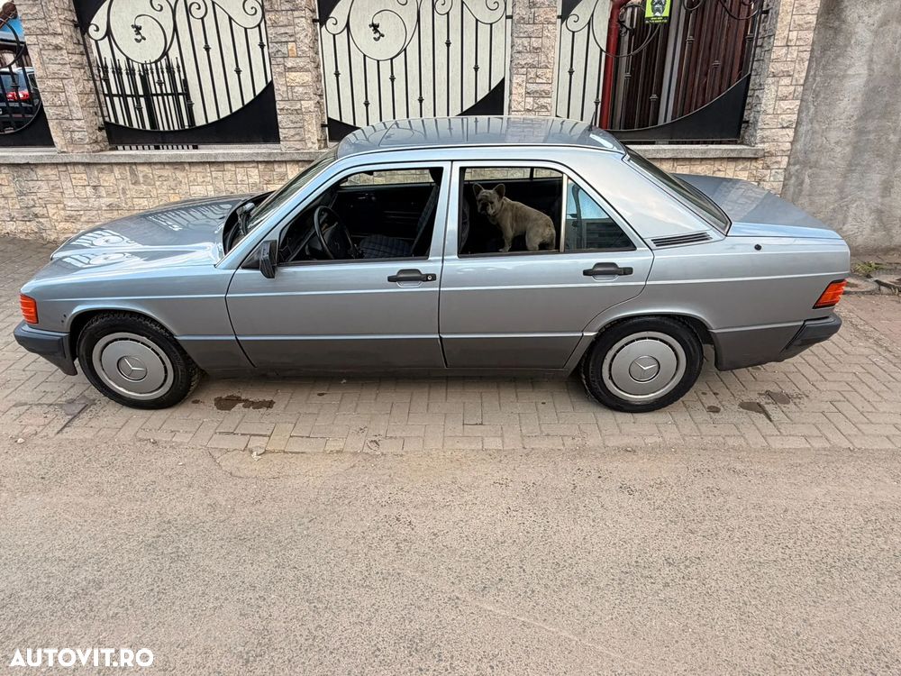 Mercedes-Benz 190 - 2